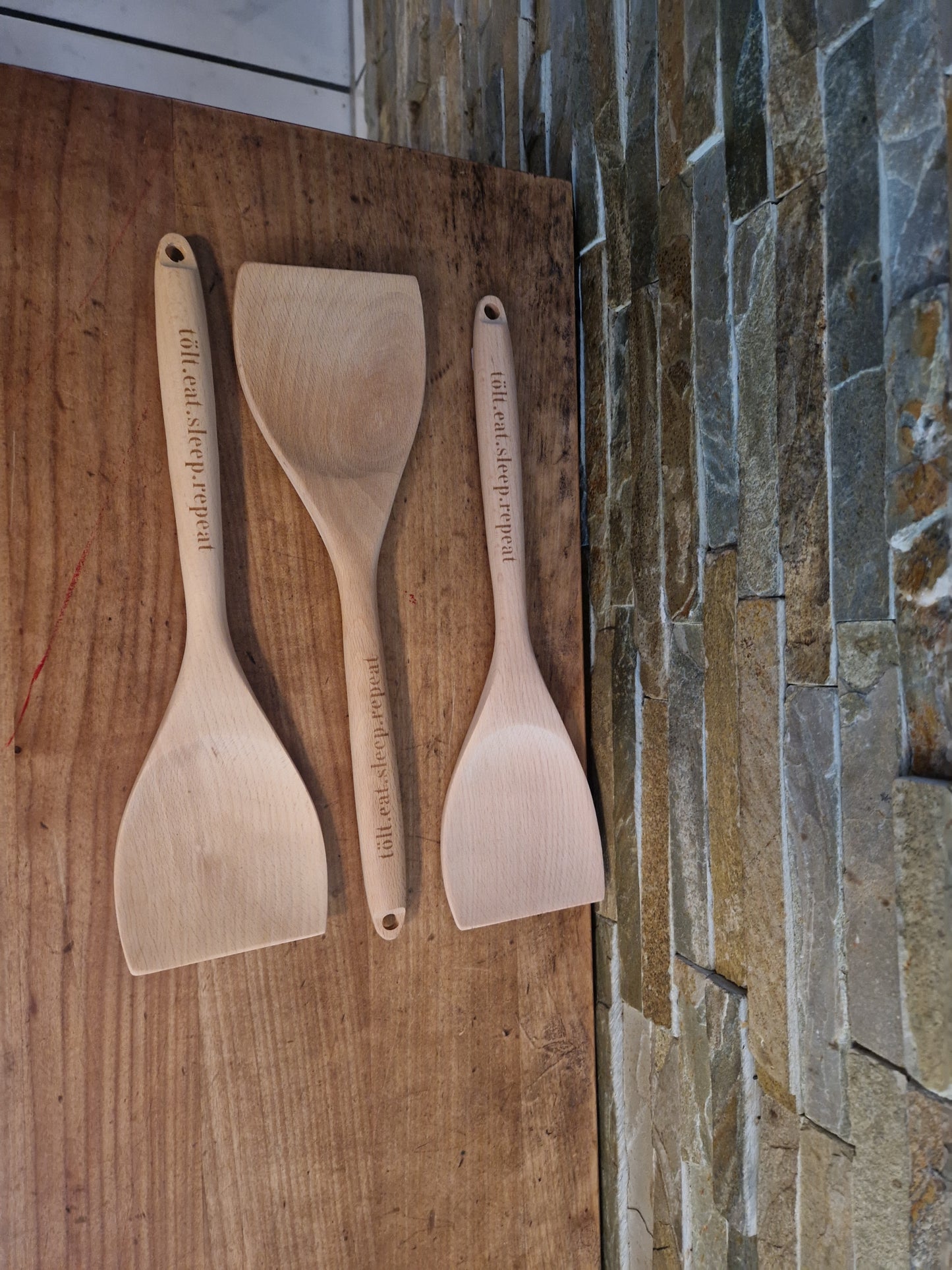 Pfannenwender gewölbt aus Holz tölt.eat.sleep.repeat