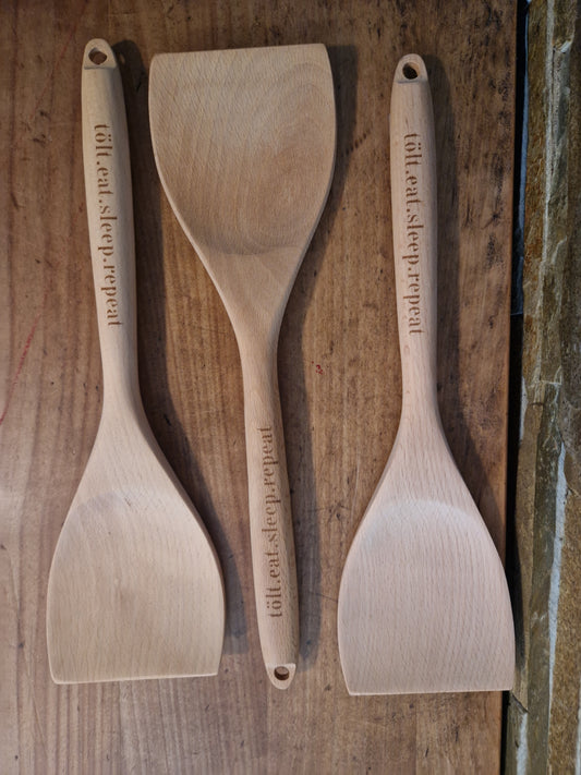 Pfannenwender gewölbt aus Holz tölt.eat.sleep.repeat