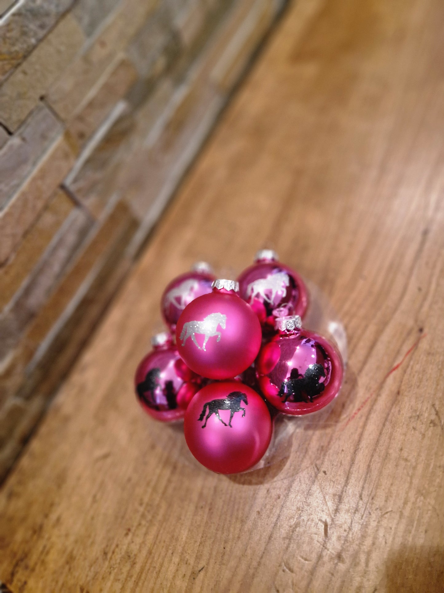 Weihnachtsbaumkugeln mit Tölter