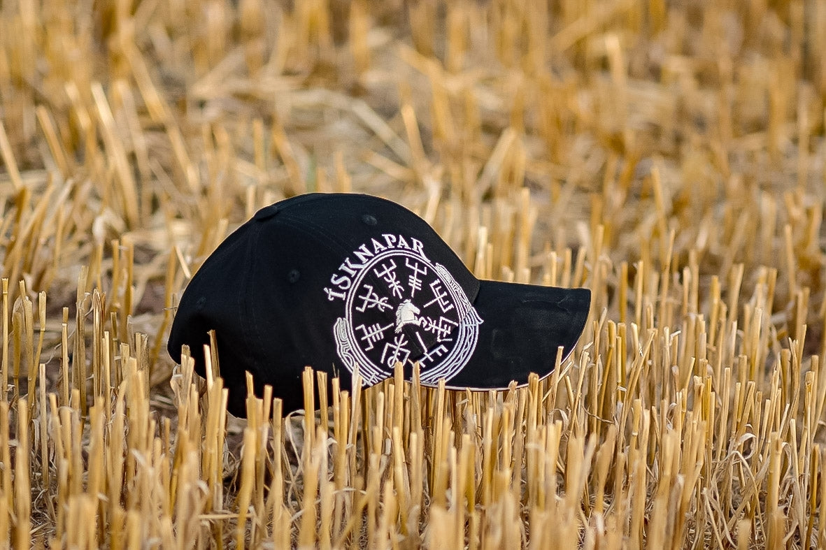VEGVÍSIR high quality embroidered cap by IsKnapar