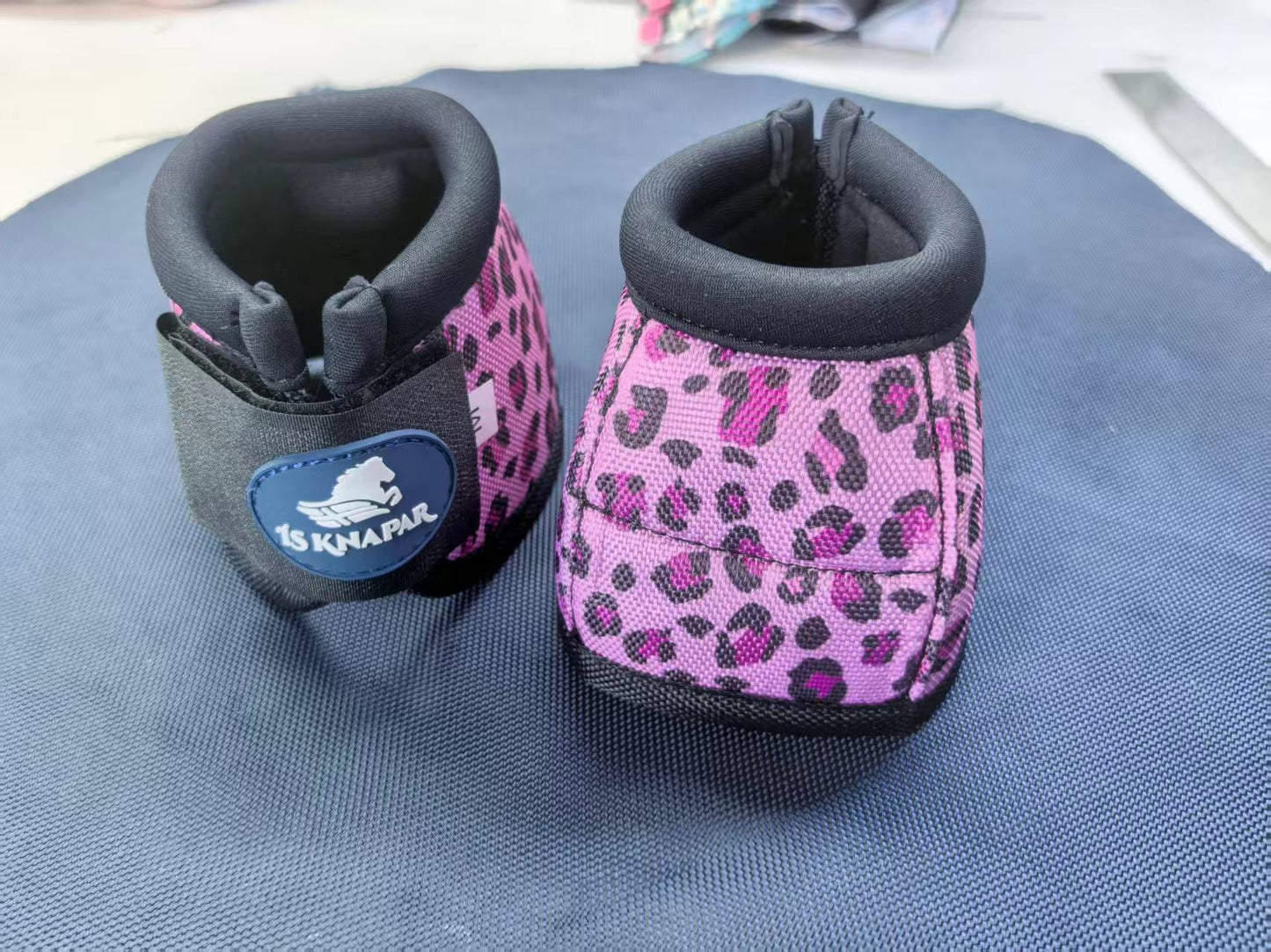 Hófur Special Edition Pink Leo