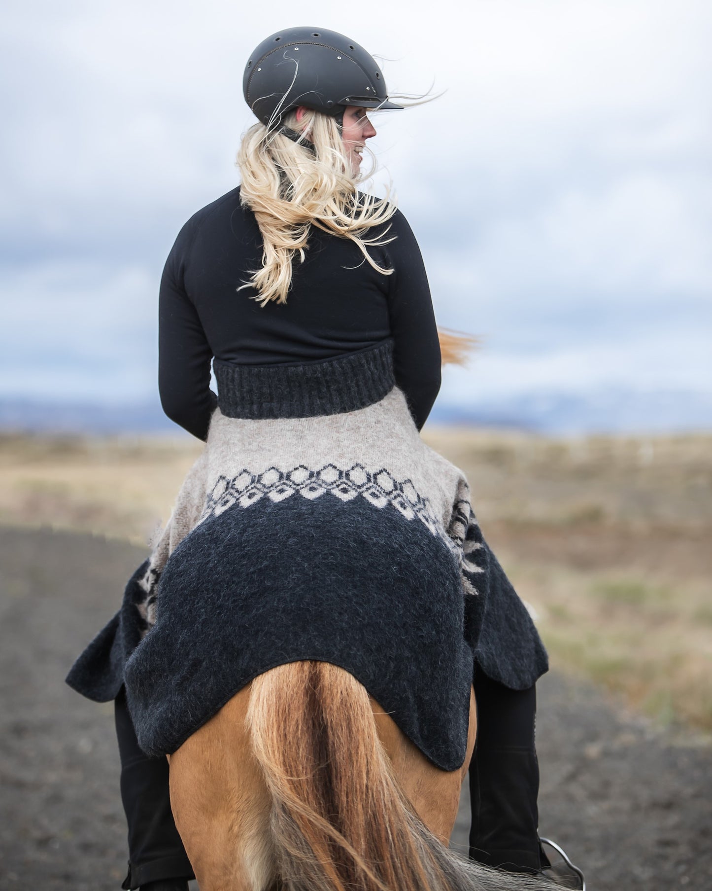 Ísar Ponchojacke von KIDKA