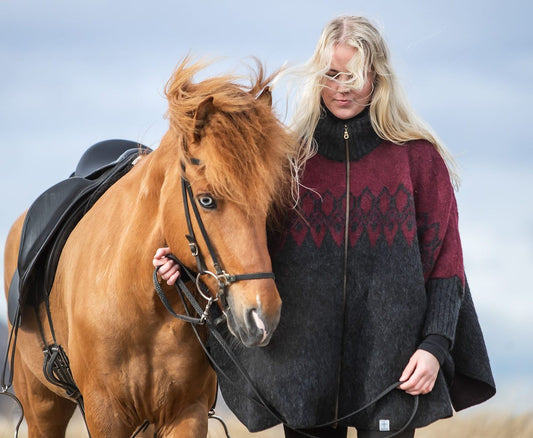 Ísar Ponchojacke von KIDKA