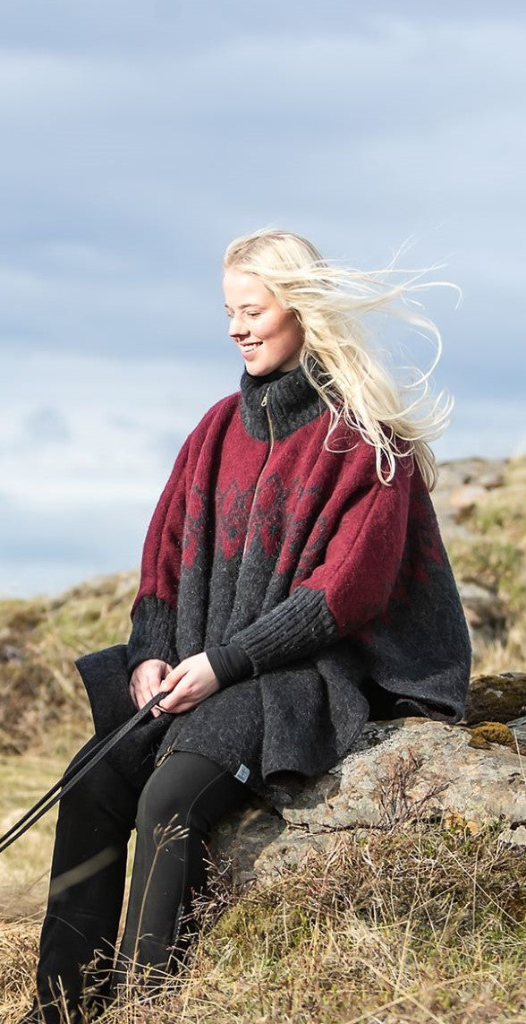 Ísar Ponchojacke von KIDKA
