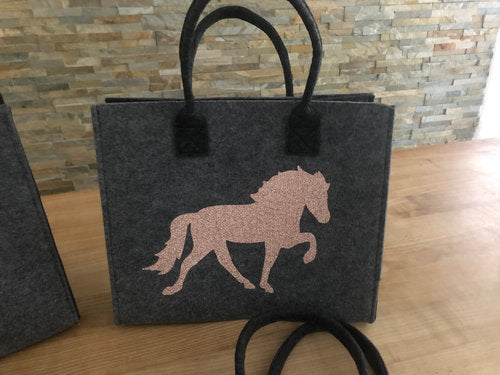 Wunderschöne, dunkelgraue Tasche mit Tölter personalisiert