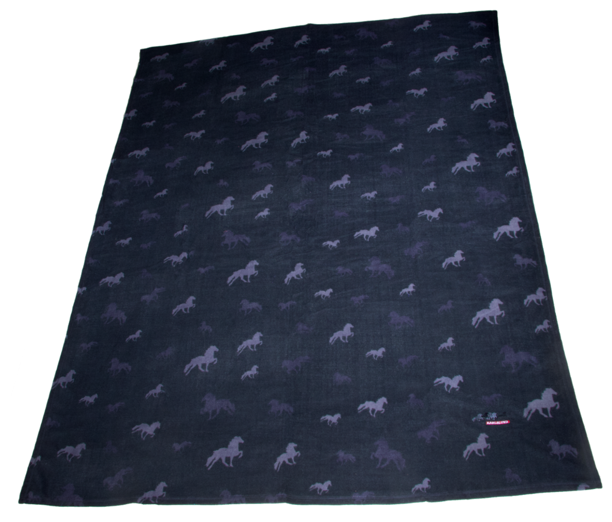 Fleece Sofadecke mit töltenden Islandpferden von Karlslund