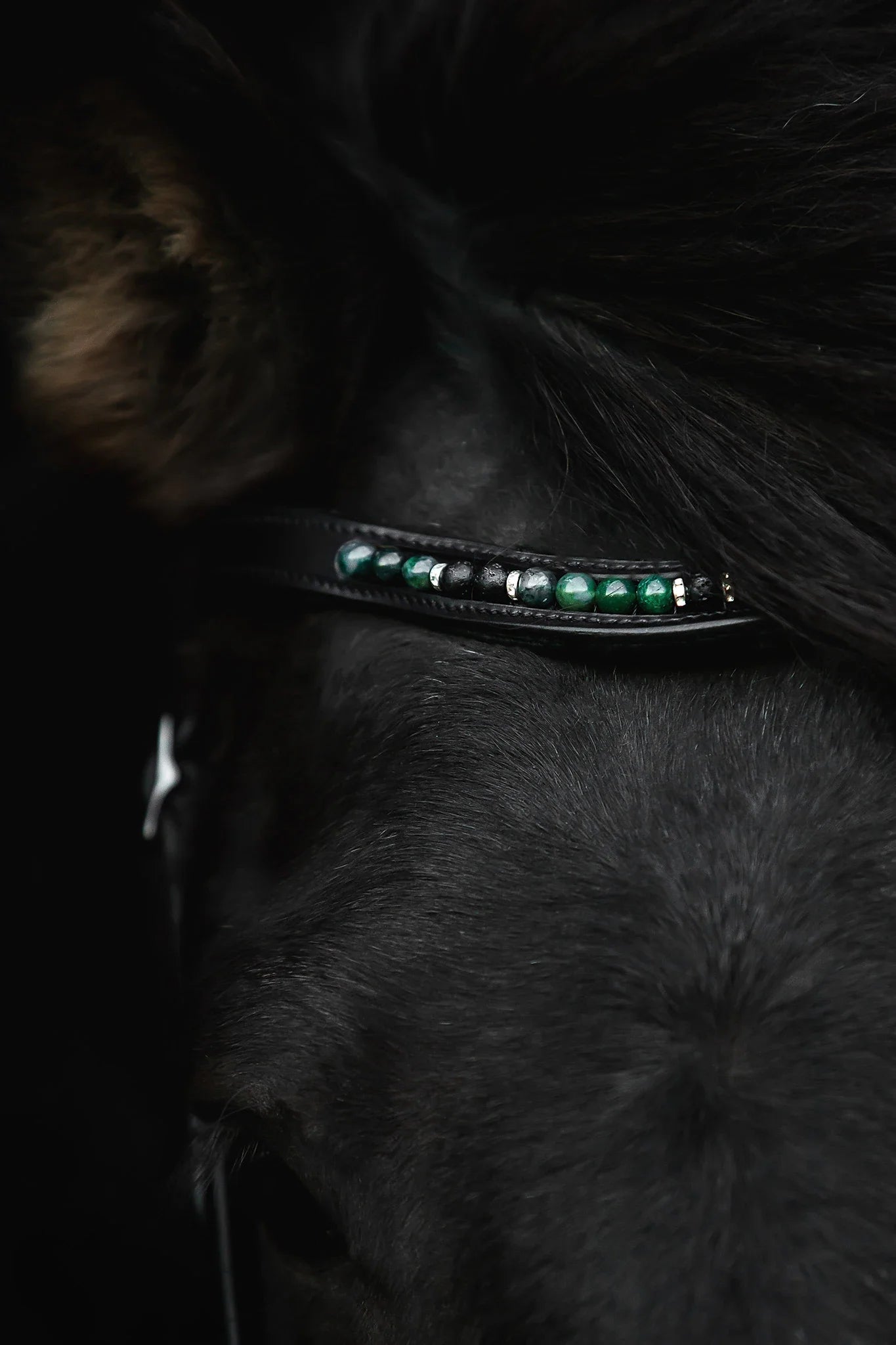 Anatomisches Kopfstück Orka mit Green Moss Agate und  Lavaperlen von TOPREITER
