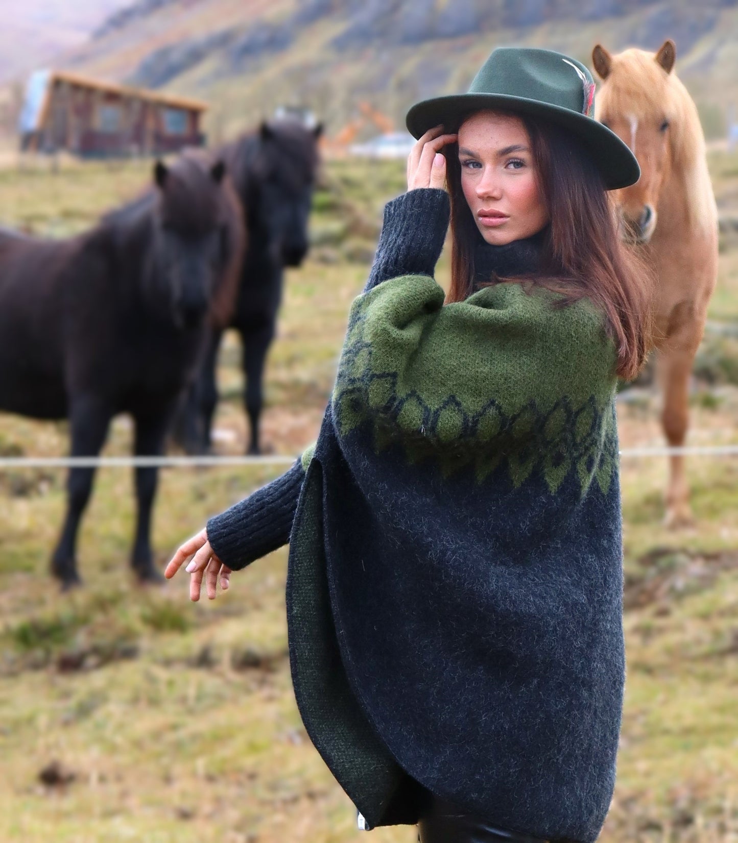Ísar Ponchojacke von KIDKA
